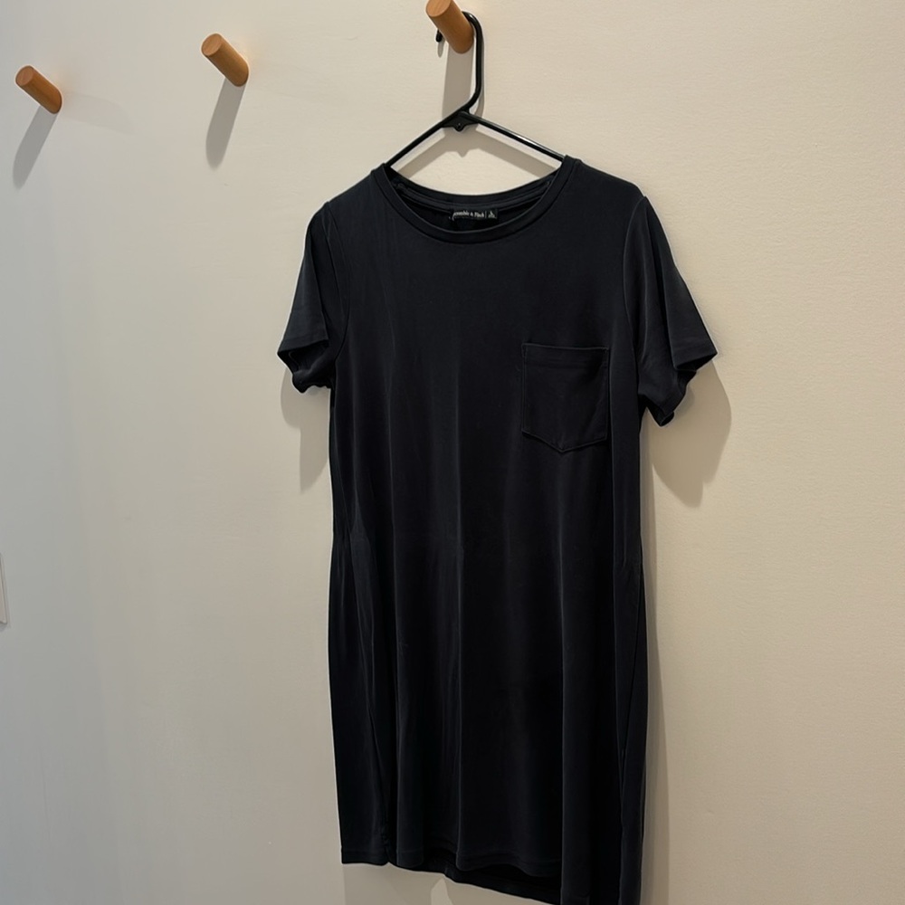 A&F Pocketed Midi T-Shirt Dress